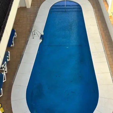 Alquiler a largo plazo de apartamento en planta media en Marbella