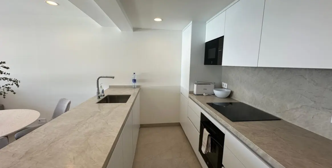 Long-term rent of middle floor apartment in Marbella 6