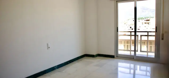 Долгосрочная аренда апартаментов на среднем этаже в Estepona 3