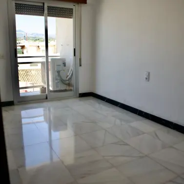 Долгосрочная аренда апартаментов на среднем этаже в Estepona