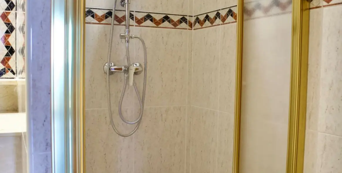 Долгосрочная аренда апартаментов на среднем этаже в Estepona 14