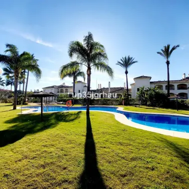 Sale of ground floor apartment in Estepona
