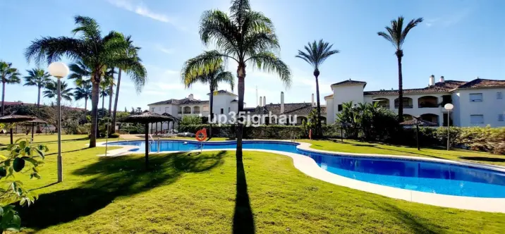 Sale of ground floor apartment in Estepona 4