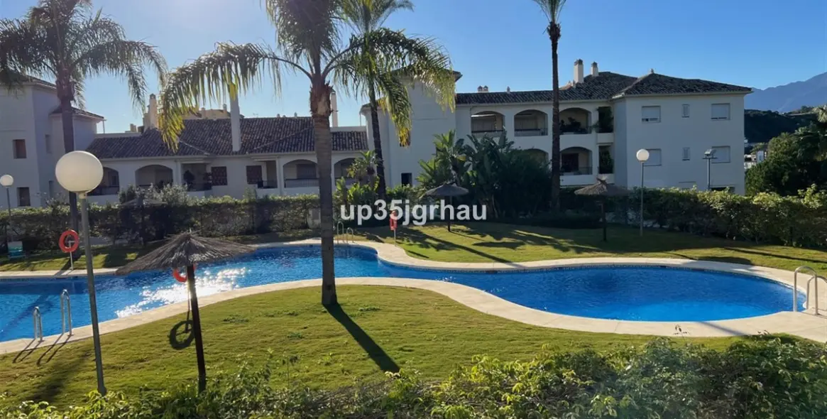 Sale of ground floor apartment in Estepona 9