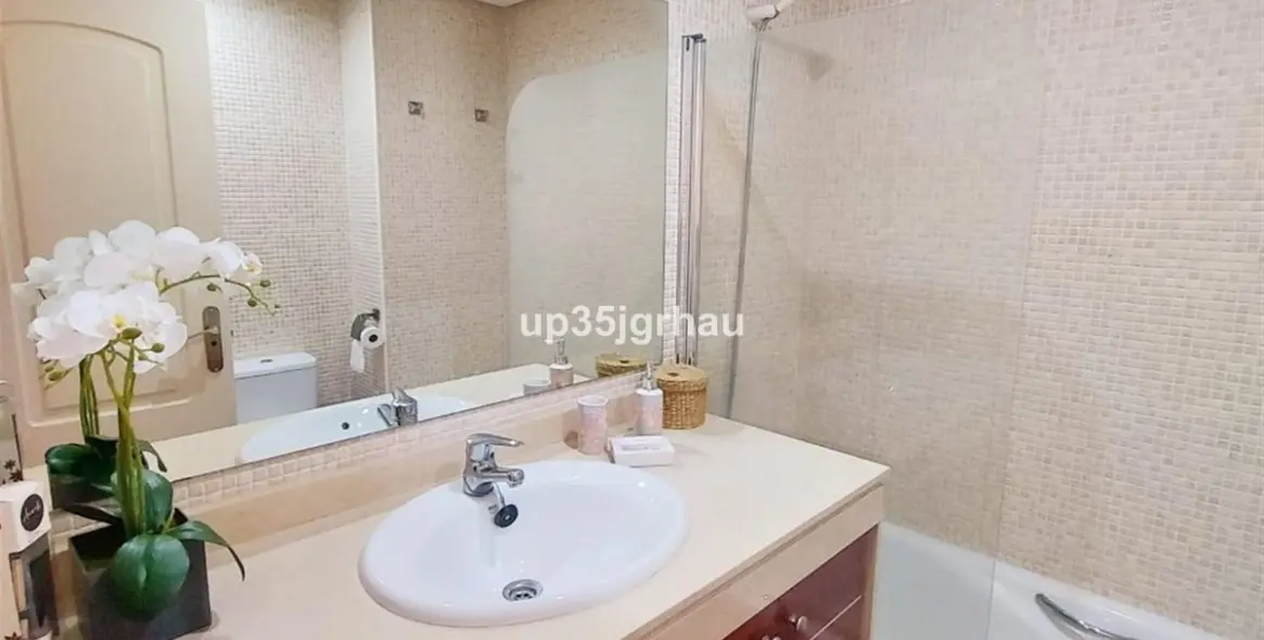 Sale of ground floor apartment in Estepona 15