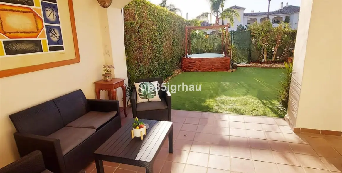 Sale of ground floor apartment in Estepona 21