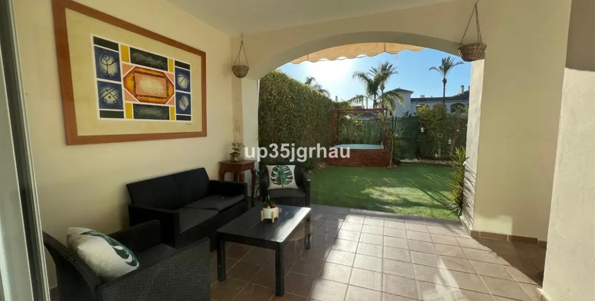 Sale of ground floor apartment in Estepona 27