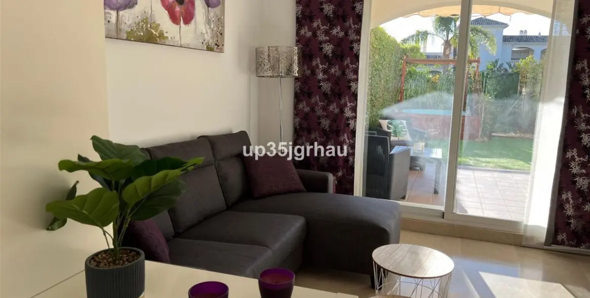 Sale of ground floor apartment in Estepona 30