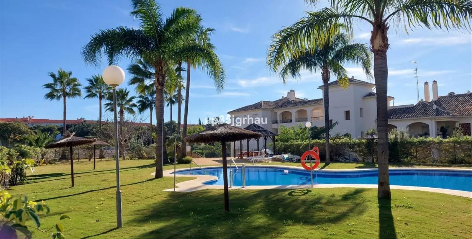 Продажа апартаментов на первом этаже в Estepona 18