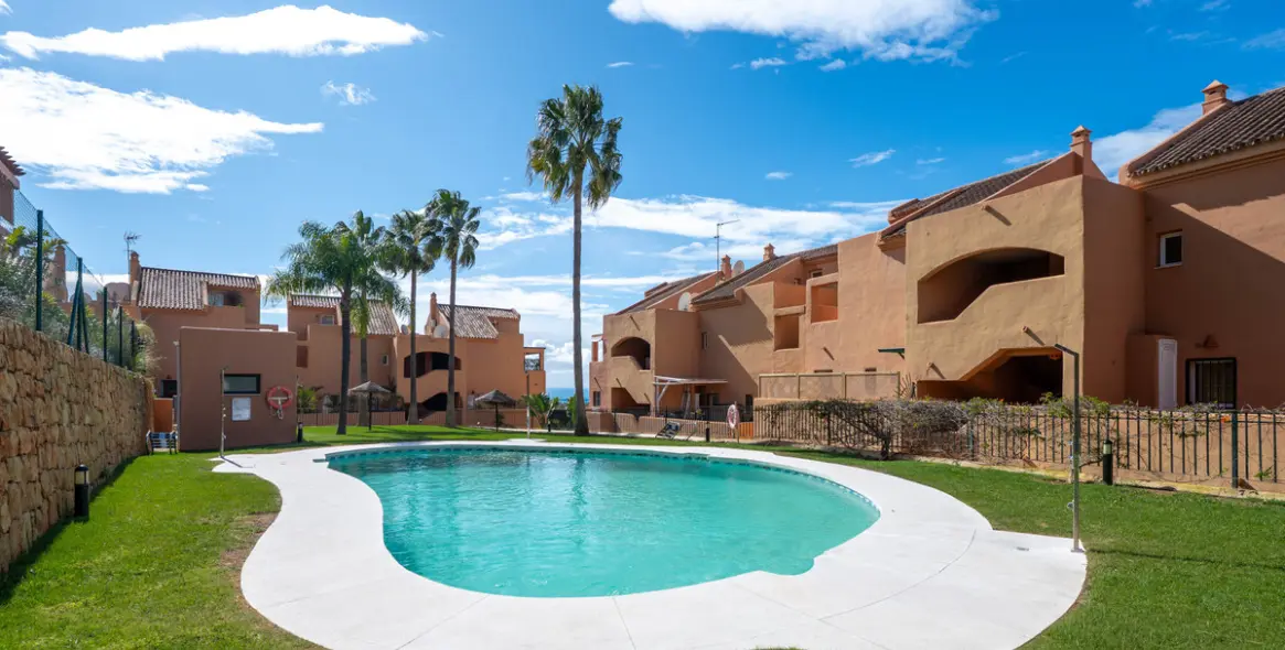 Продажа апартаментов на среднем этаже в Elviria 1