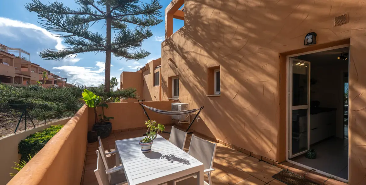 Продажа апартаментов на среднем этаже в Elviria 14