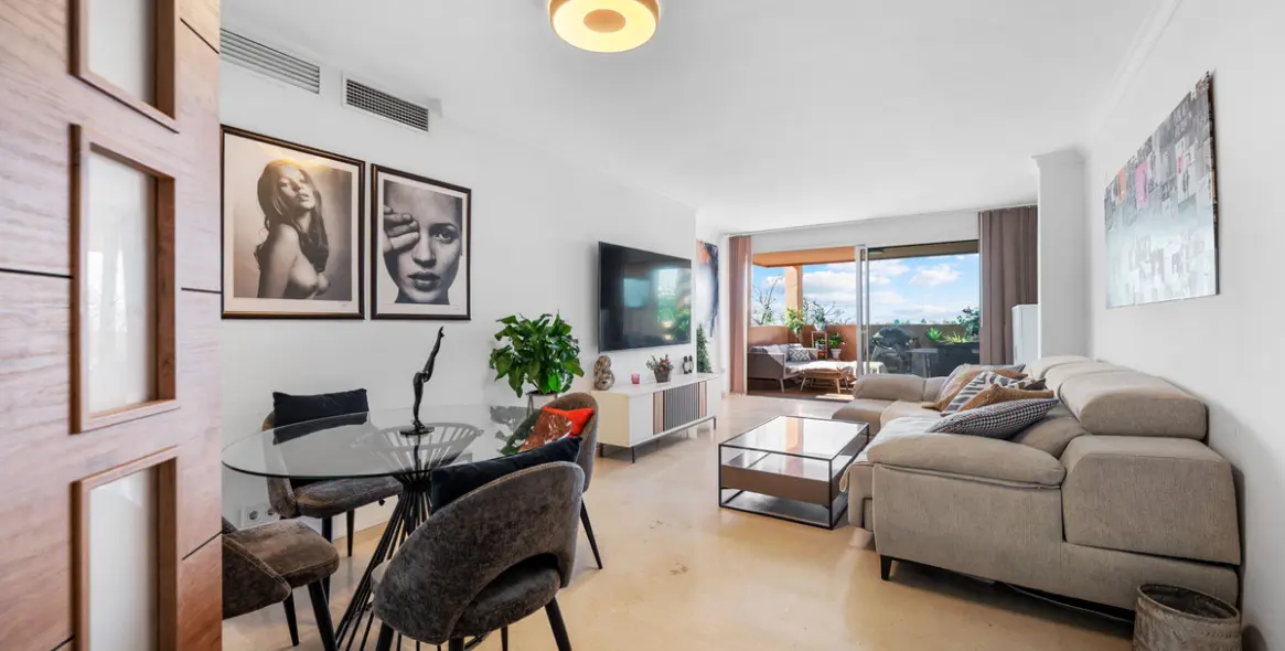 Продажа апартаментов на среднем этаже в Elviria 4