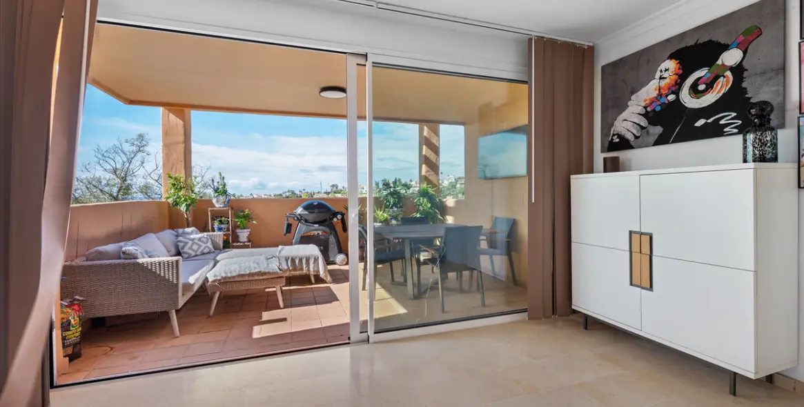 Продажа апартаментов на среднем этаже в Elviria 6