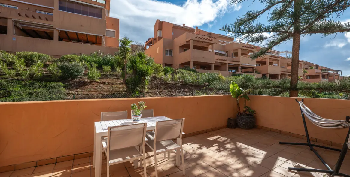 Продажа апартаментов на среднем этаже в Elviria 12