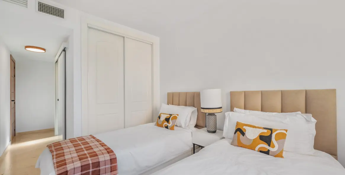 Продажа апартаментов на среднем этаже в Elviria 20