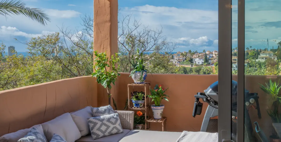 Продажа апартаментов на среднем этаже в Elviria 26