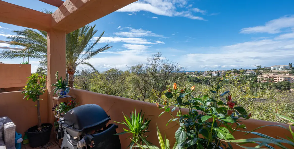 Продажа апартаментов на среднем этаже в Elviria 28