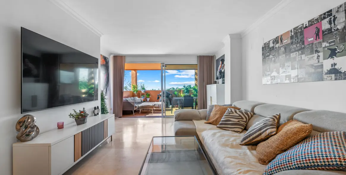 Продажа апартаментов на среднем этаже в Elviria 33