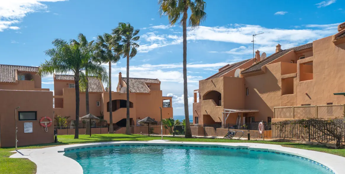 Продажа апартаментов на среднем этаже в Elviria 35