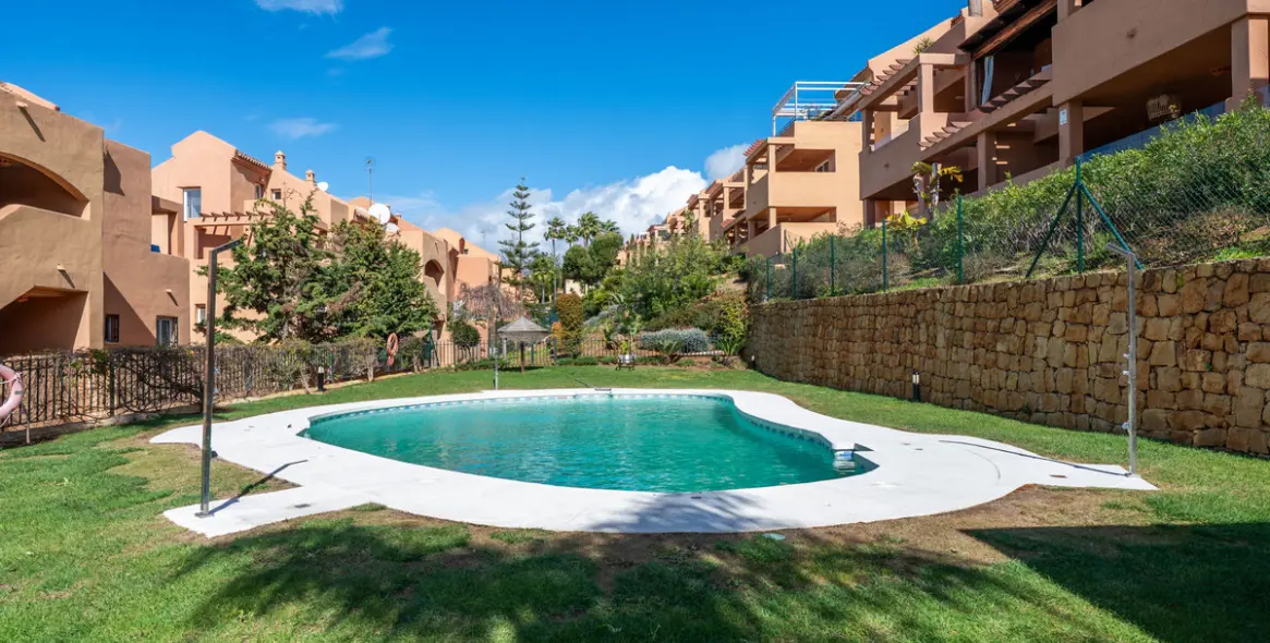 Продажа апартаментов на среднем этаже в Elviria 36