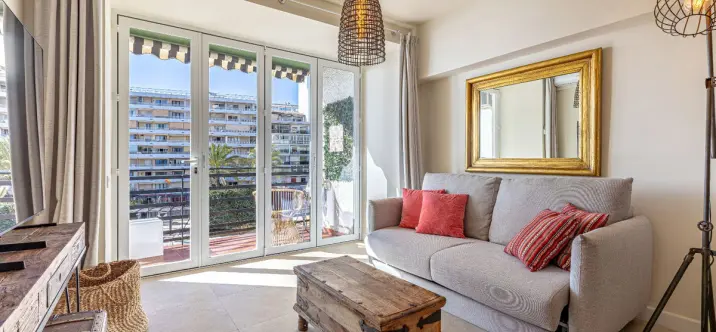 Sale of middle floor apartment in Marbella 2