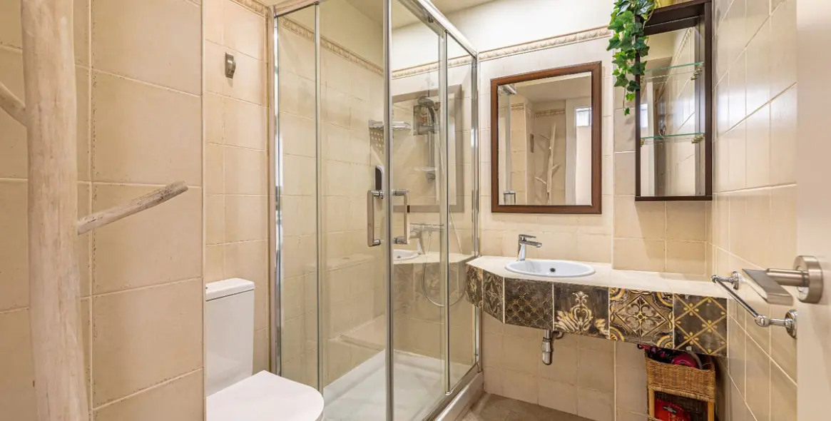 Sale of middle floor apartment in Marbella 15