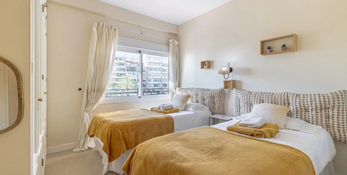 Sale of middle floor apartment in Marbella 19