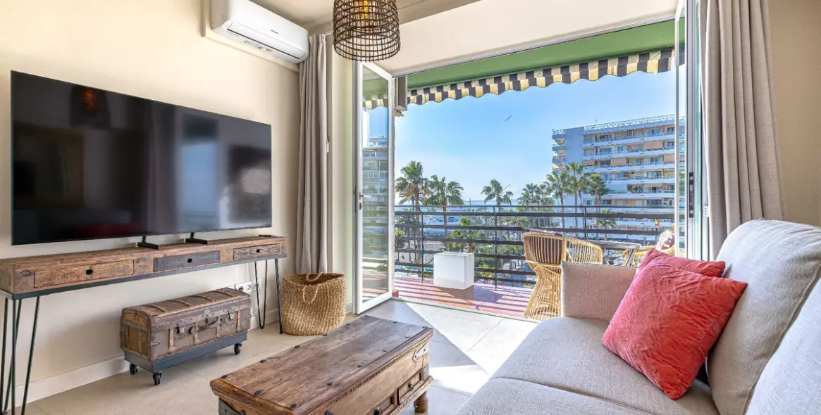 Sale of middle floor apartment in Marbella 21