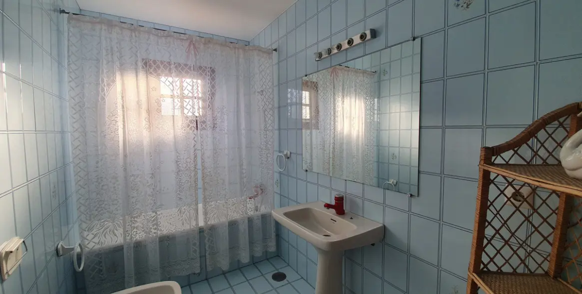 Sale of detached villa in Guaro 21