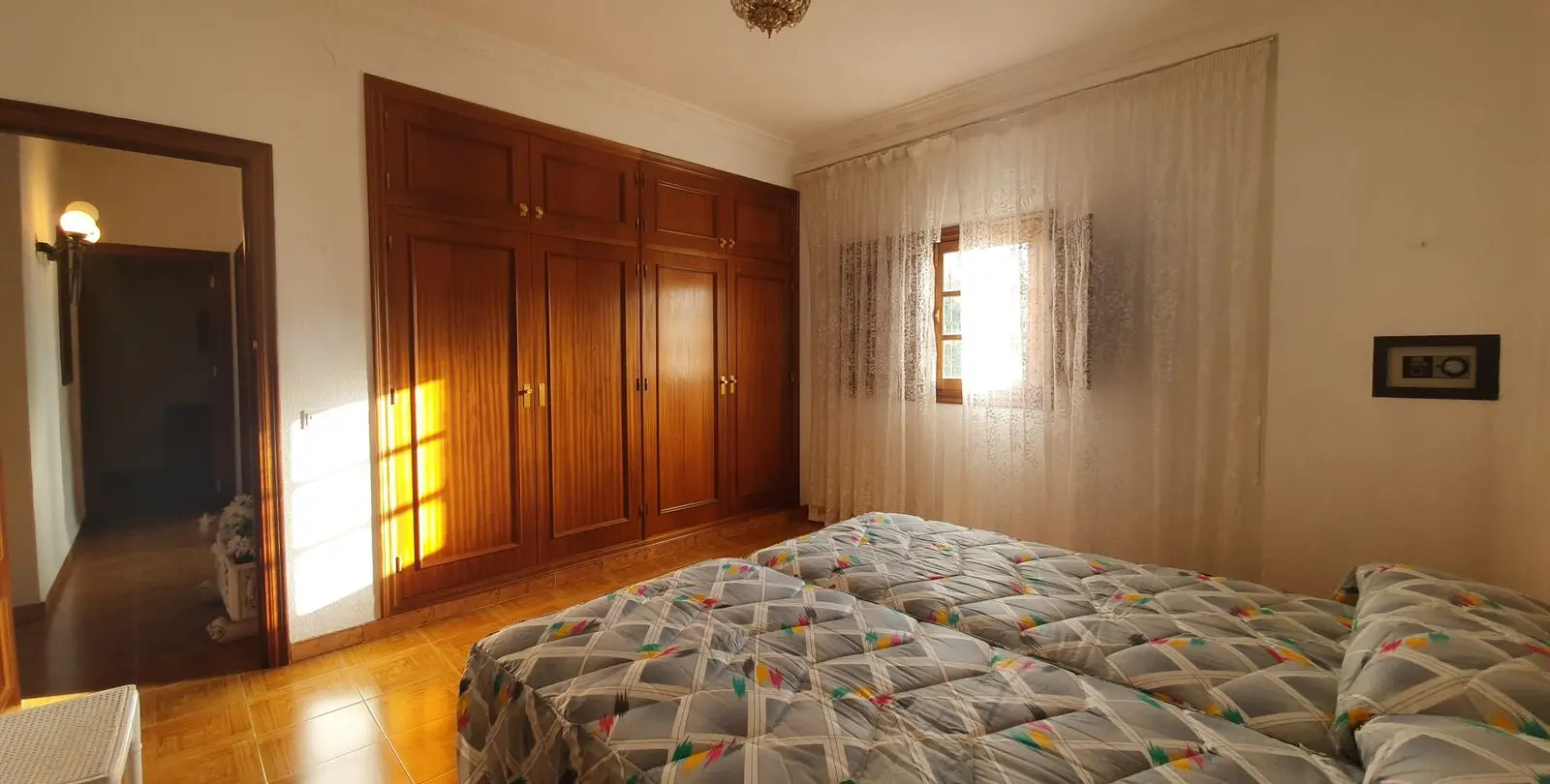Venta de villa independiente en Guaro 17