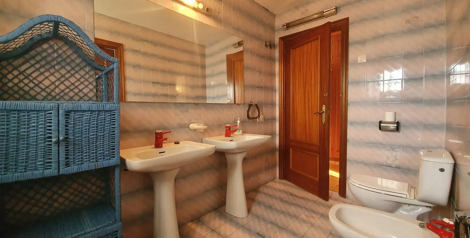 Venta de villa independiente en Guaro 18