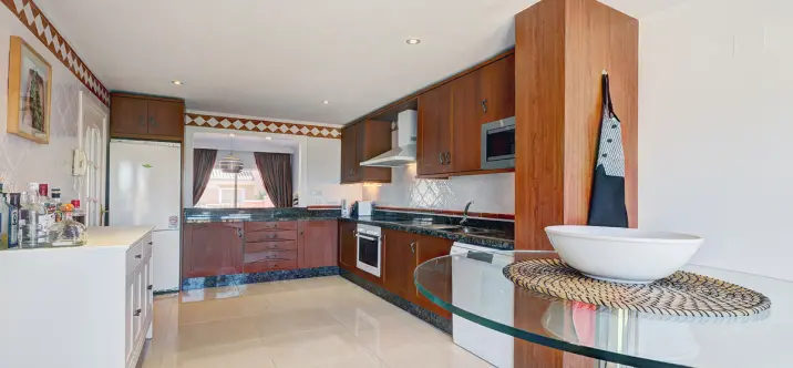 Sale of townhouse in La Duquesa 3