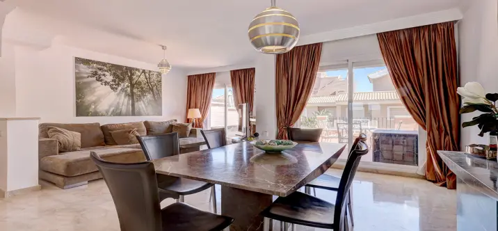 Sale of townhouse in La Duquesa 4