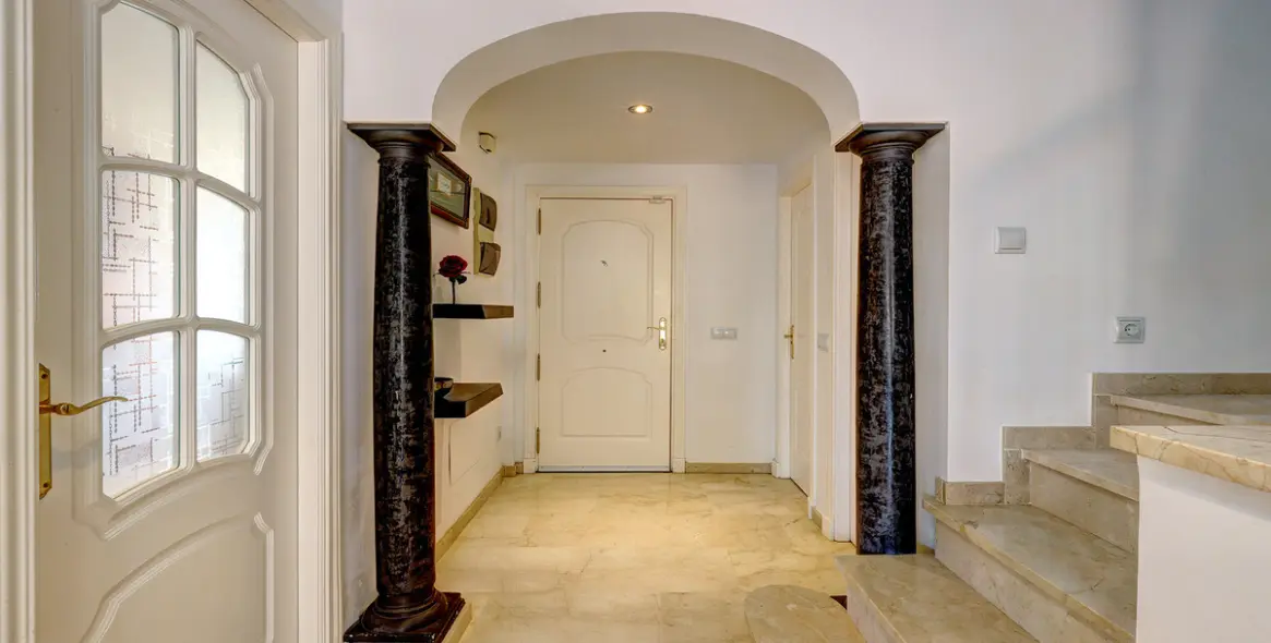 Sale of townhouse in La Duquesa 10