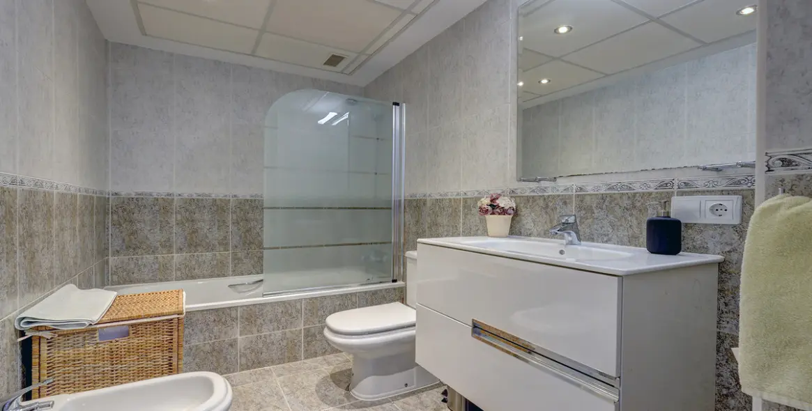 Sale of townhouse in La Duquesa 21