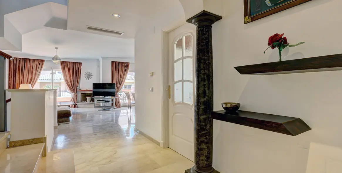 Sale of townhouse in La Duquesa 22
