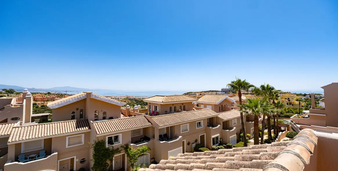 Sale of townhouse in La Duquesa 29