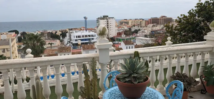 Sale of middle floor apartment in Montemar 0