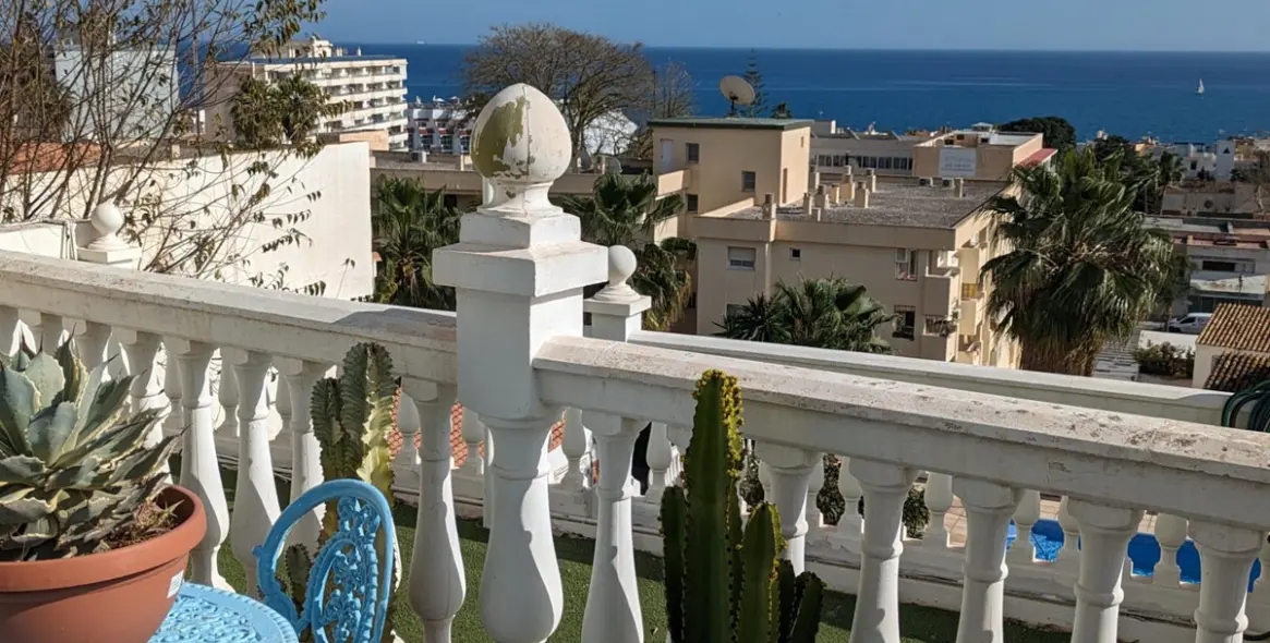 Sale of middle floor apartment in Montemar 2