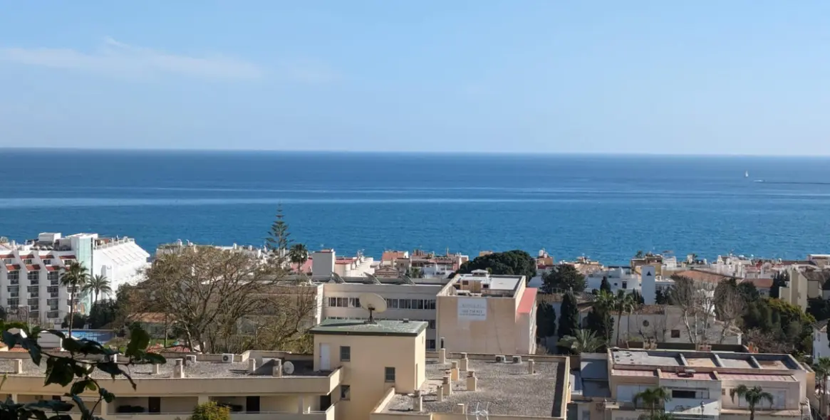 Sale of middle floor apartment in Montemar 3