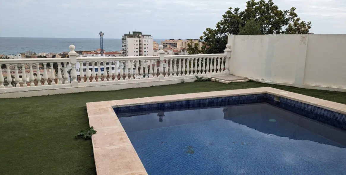 Sale of middle floor apartment in Montemar 10