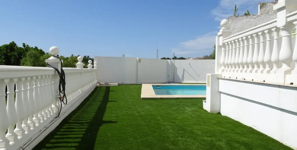 Sale of middle floor apartment in Montemar 12