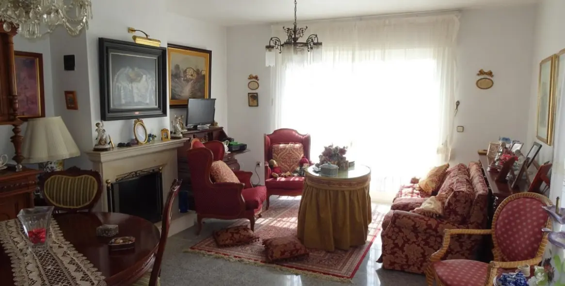 Sale of middle floor apartment in Montemar 14