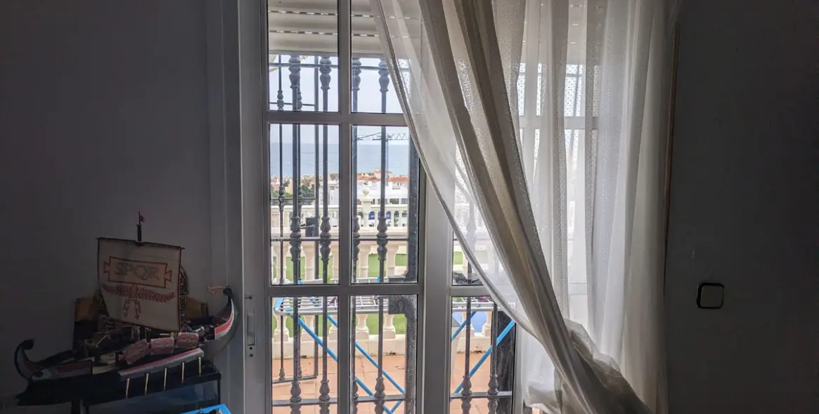 Sale of middle floor apartment in Montemar 16