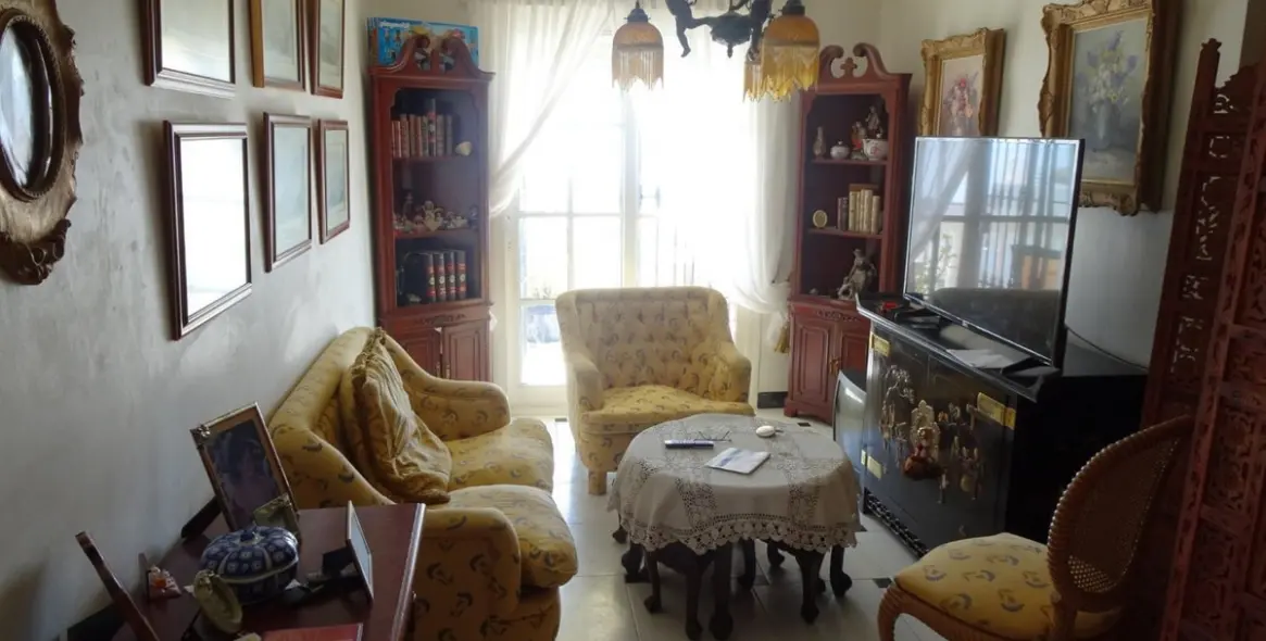 Sale of middle floor apartment in Montemar 20