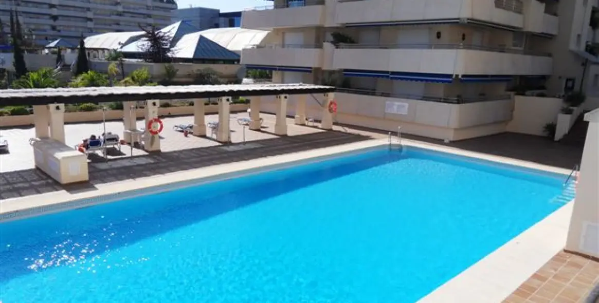 Продажа апартаментов на среднем этаже в Puerto Banús 1