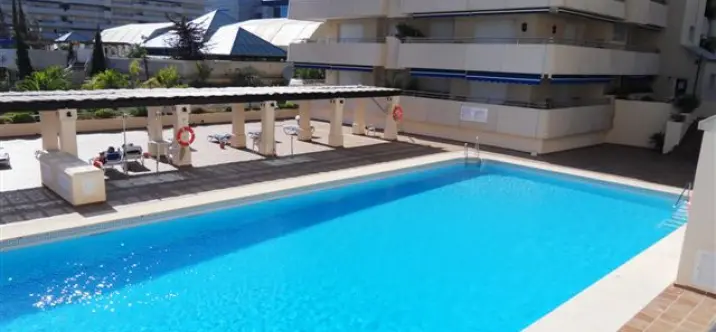 Sale of middle floor apartment in Puerto Banús 0