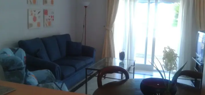 Sale of middle floor apartment in Puerto Banús 1