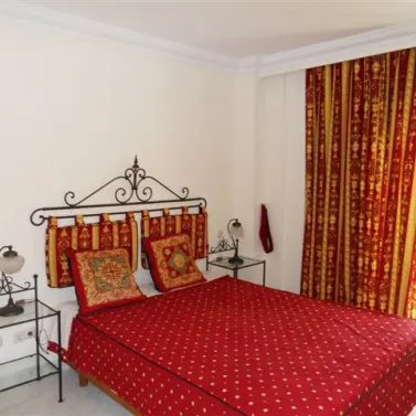 Sale of middle floor apartment in Puerto Banús