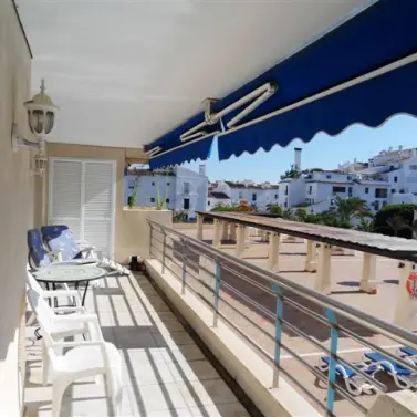 Sale of middle floor apartment in Puerto Banús